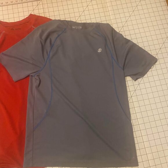 Three (3) men’s Sz M SB Tech moisture wicking t-shirts. Excellent condition. - Picture 2 of 4